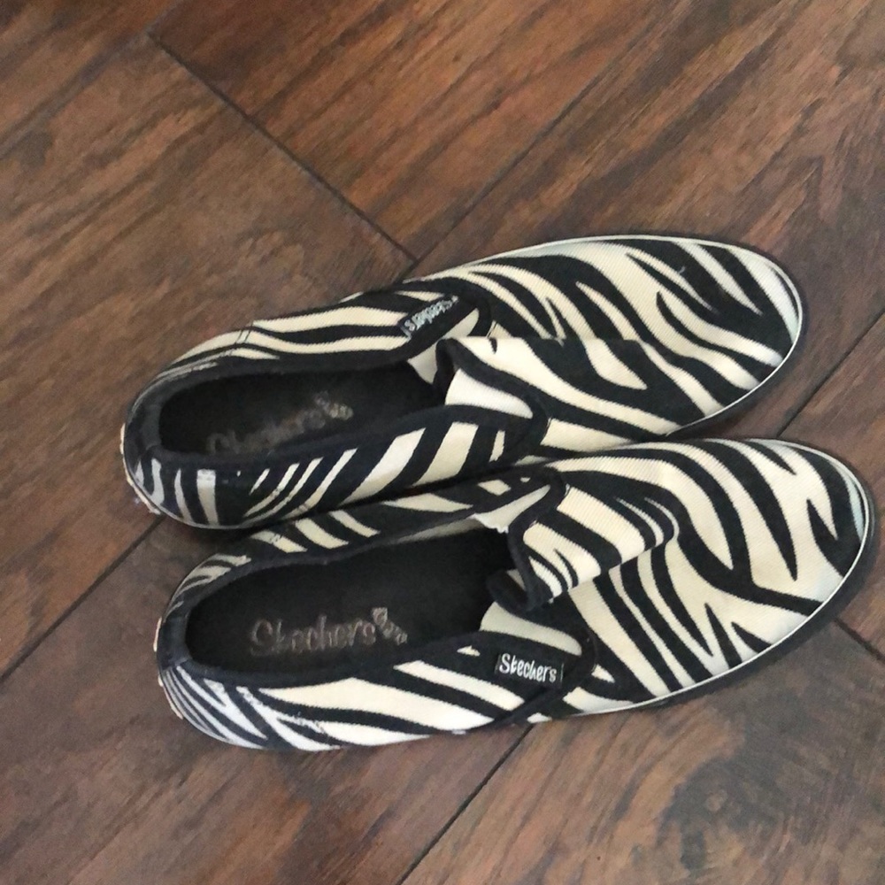 Women’s sketchers shoes size 10